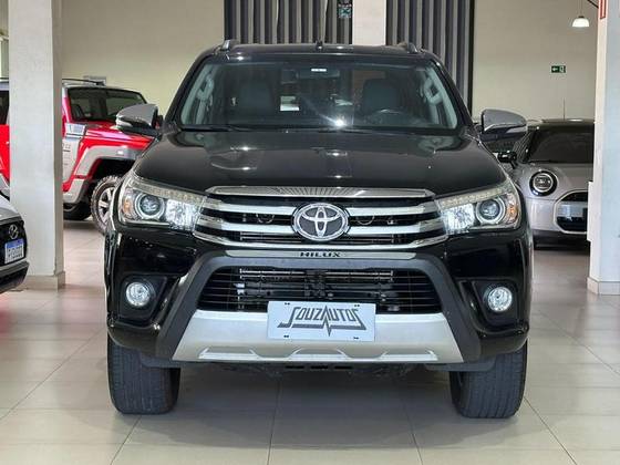 TOYOTA HILUX 2.8 SRX 4X4 CD 16V DIESEL 4P AUTOMÁTICO